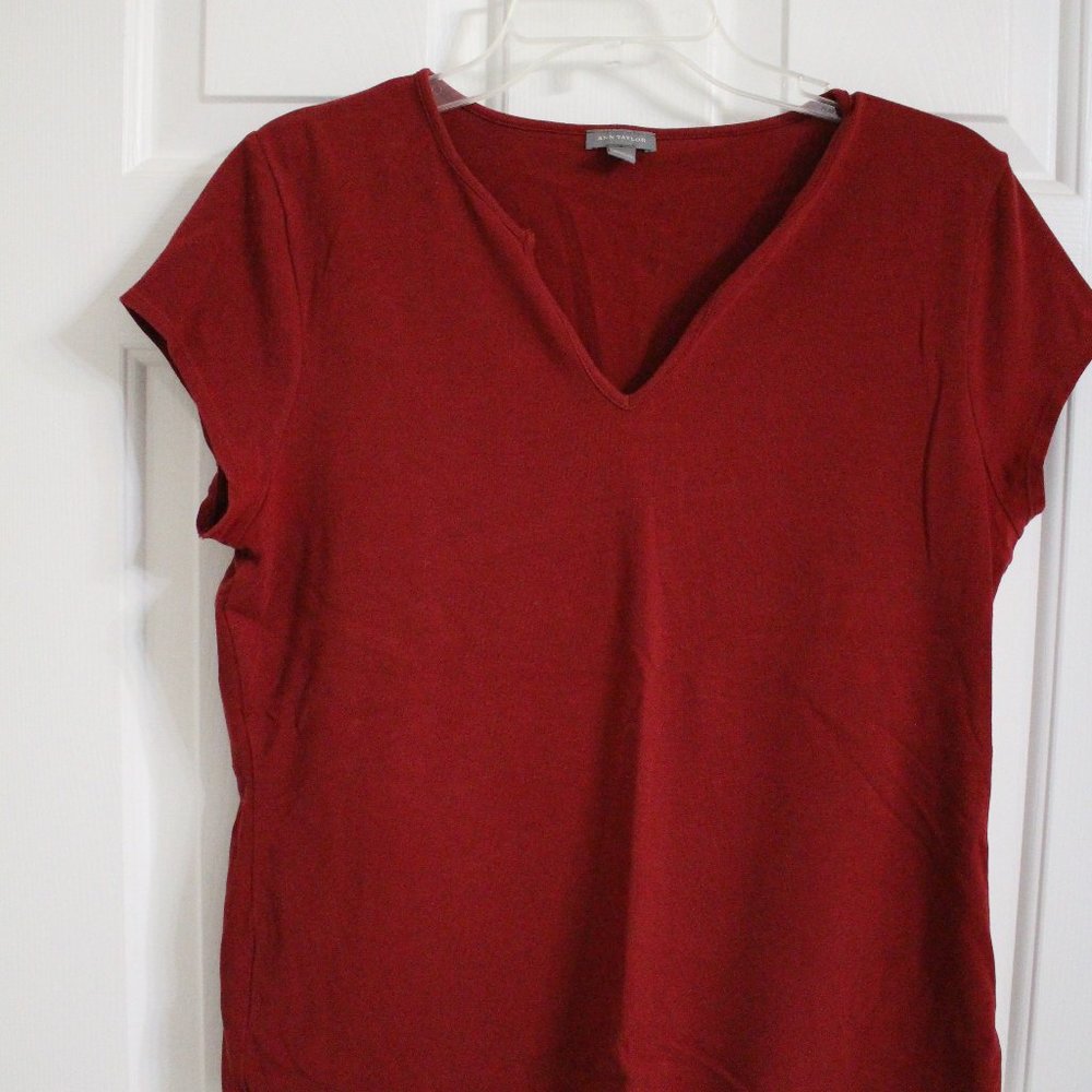 Ann Taylor top; Crimson; Size Large; capped sleeves; Cotton spandex blend